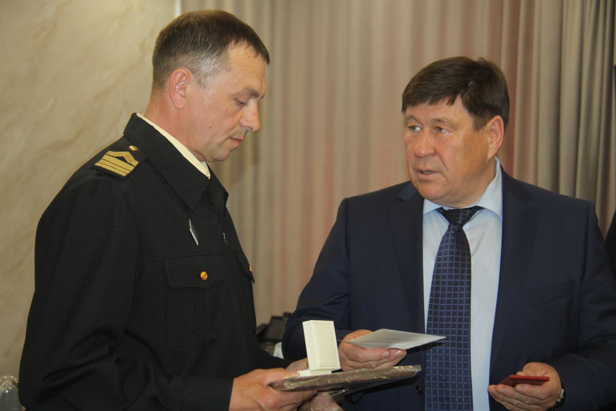 попов ларионов