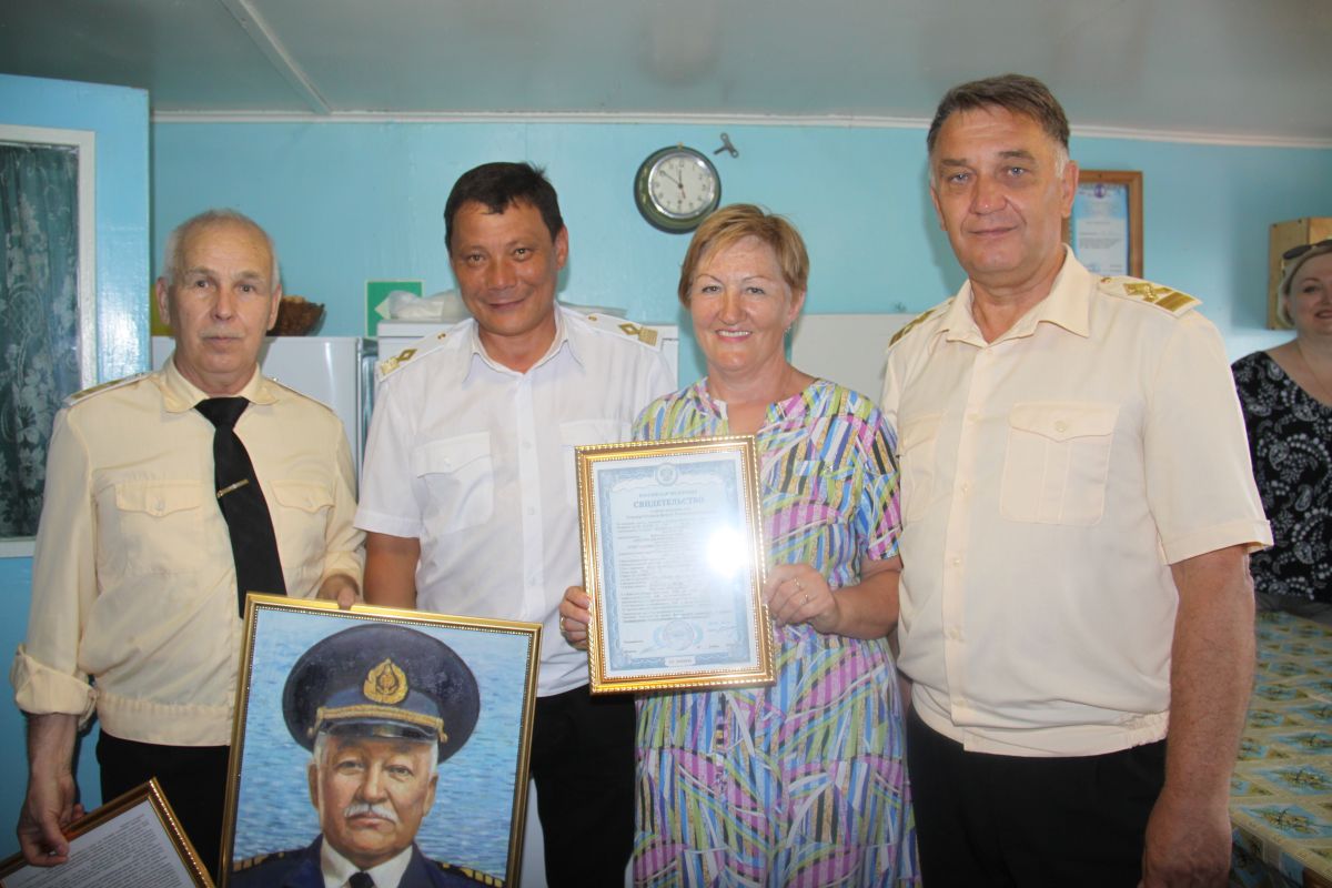 общая в кают компании