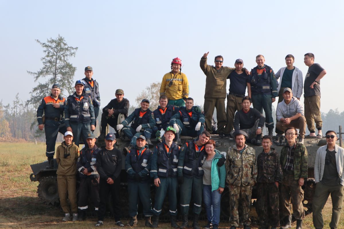 с мчс и военными