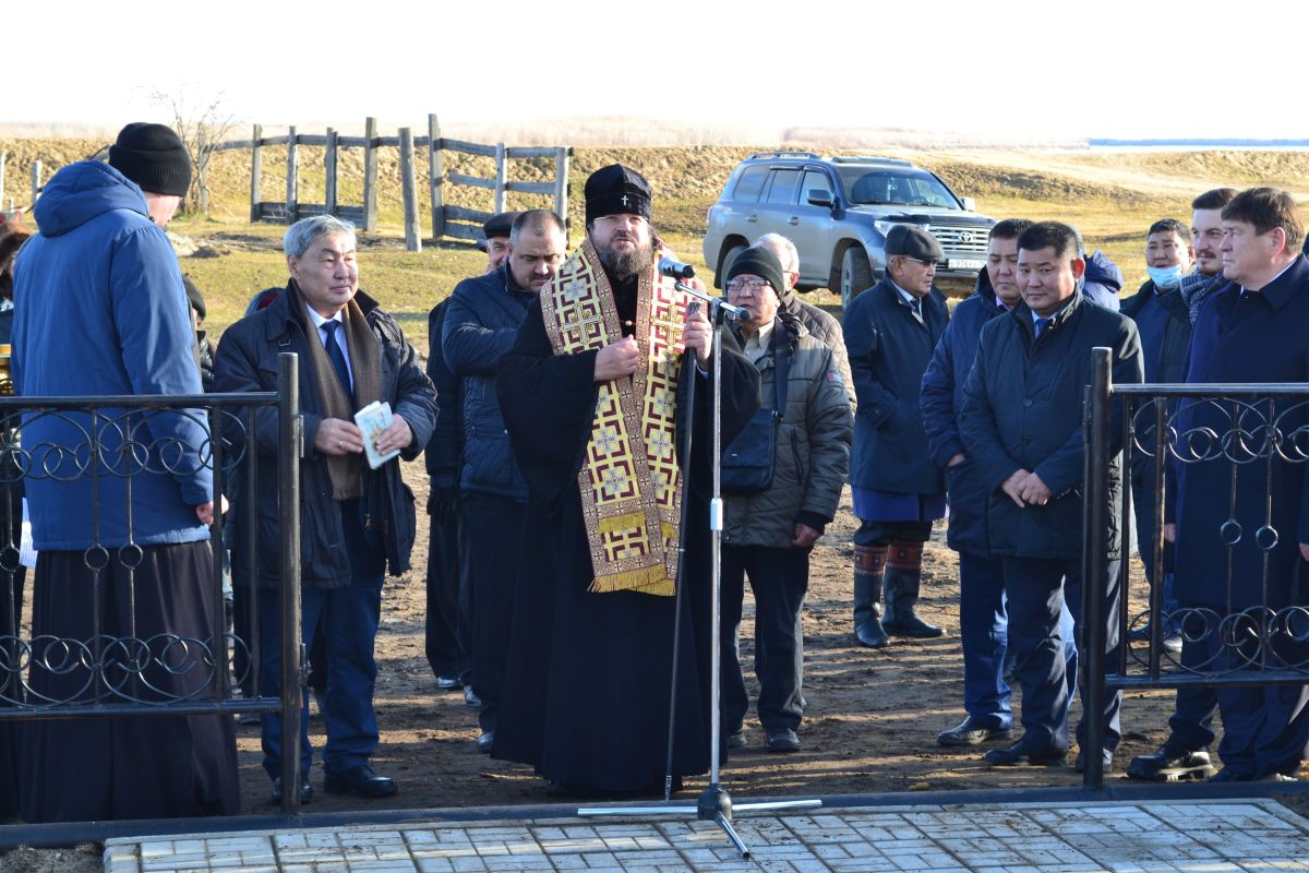 владыка молебен