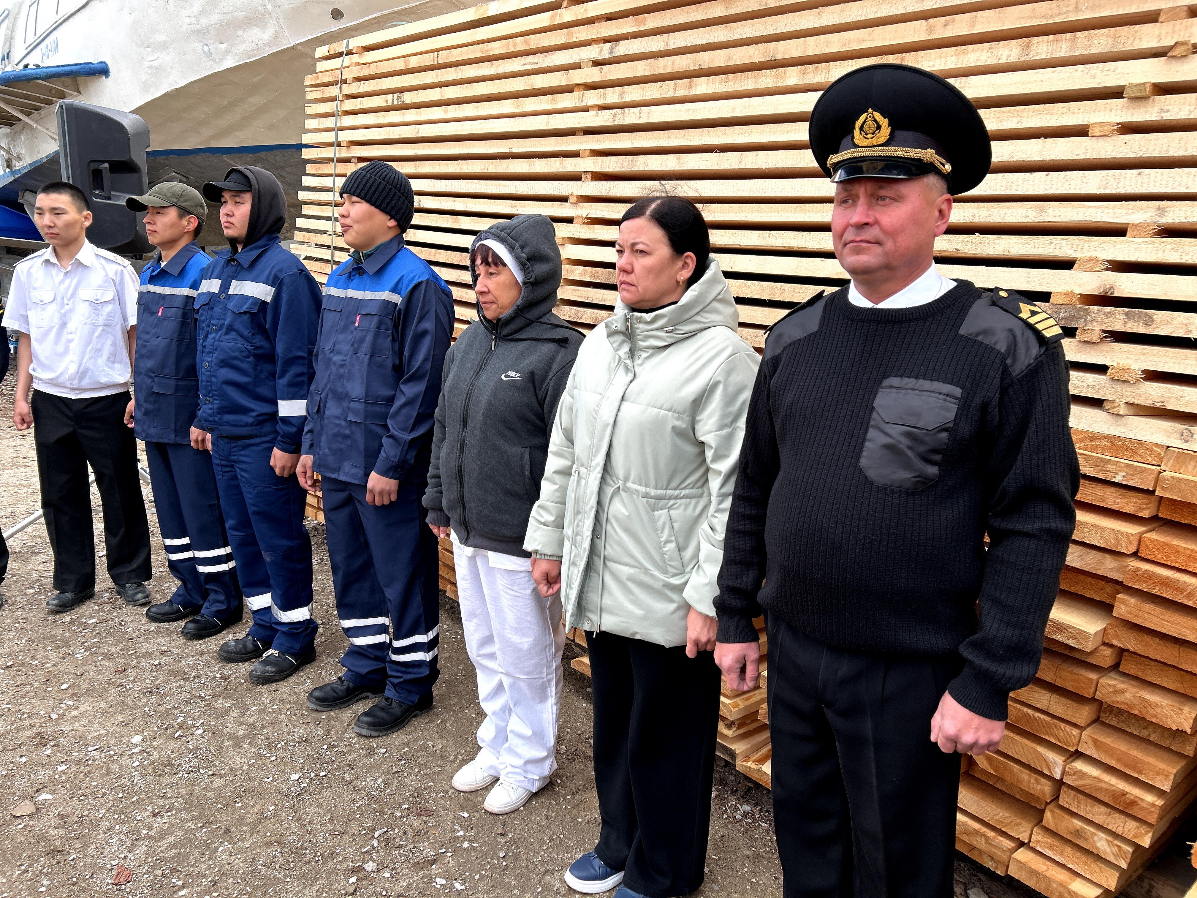 встреча первого теплохода 6 .jpg