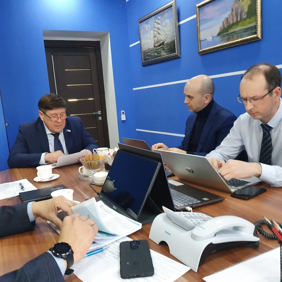 Советник министра РФ по развитию Дальнего востока и Арктики Эдуард Черкин в ЛОРПе рассмотрел вопросы Северного завоза. 