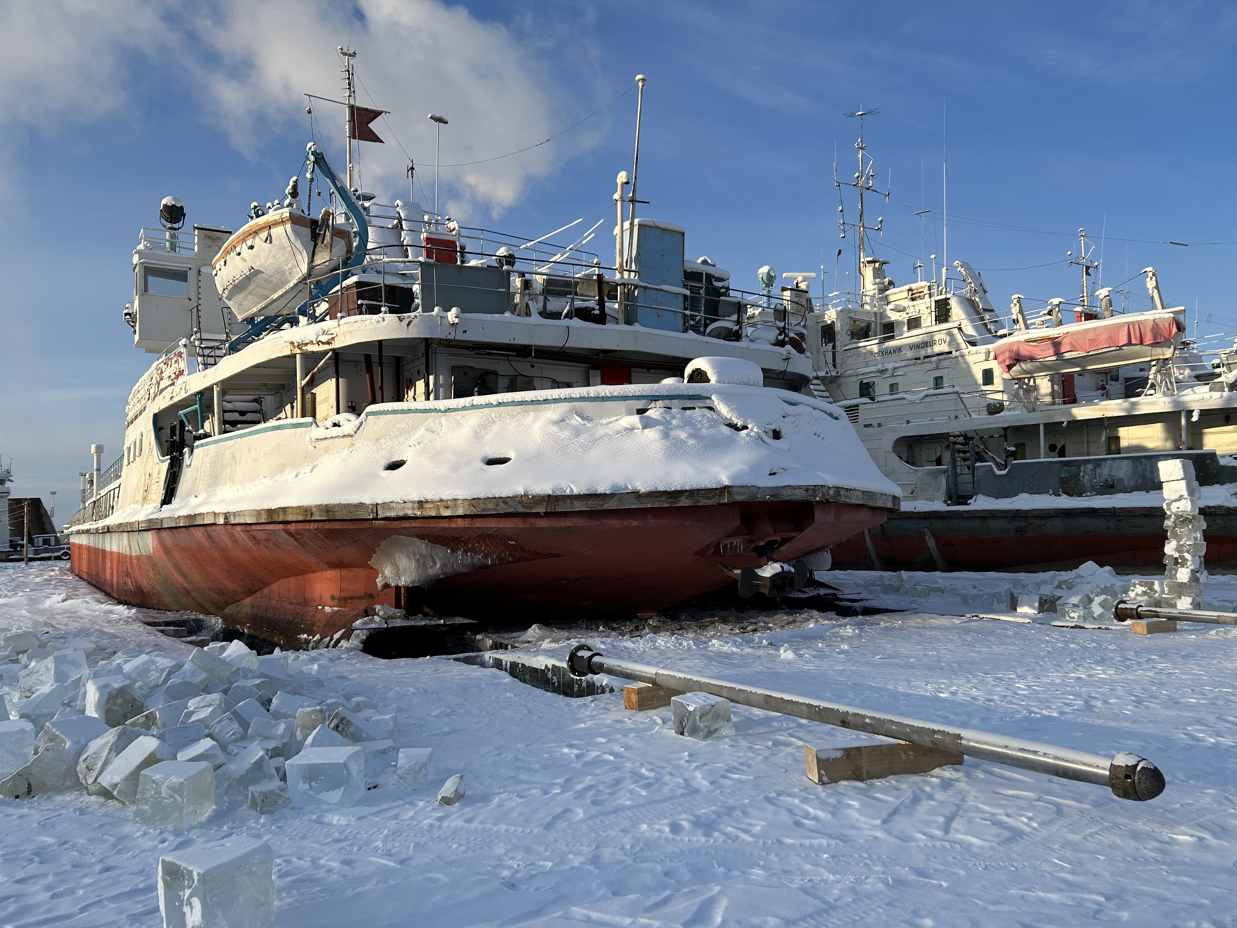 В ПАО «ЛОРП» выполнено свыше 60% ледокольно-выморозочных работ