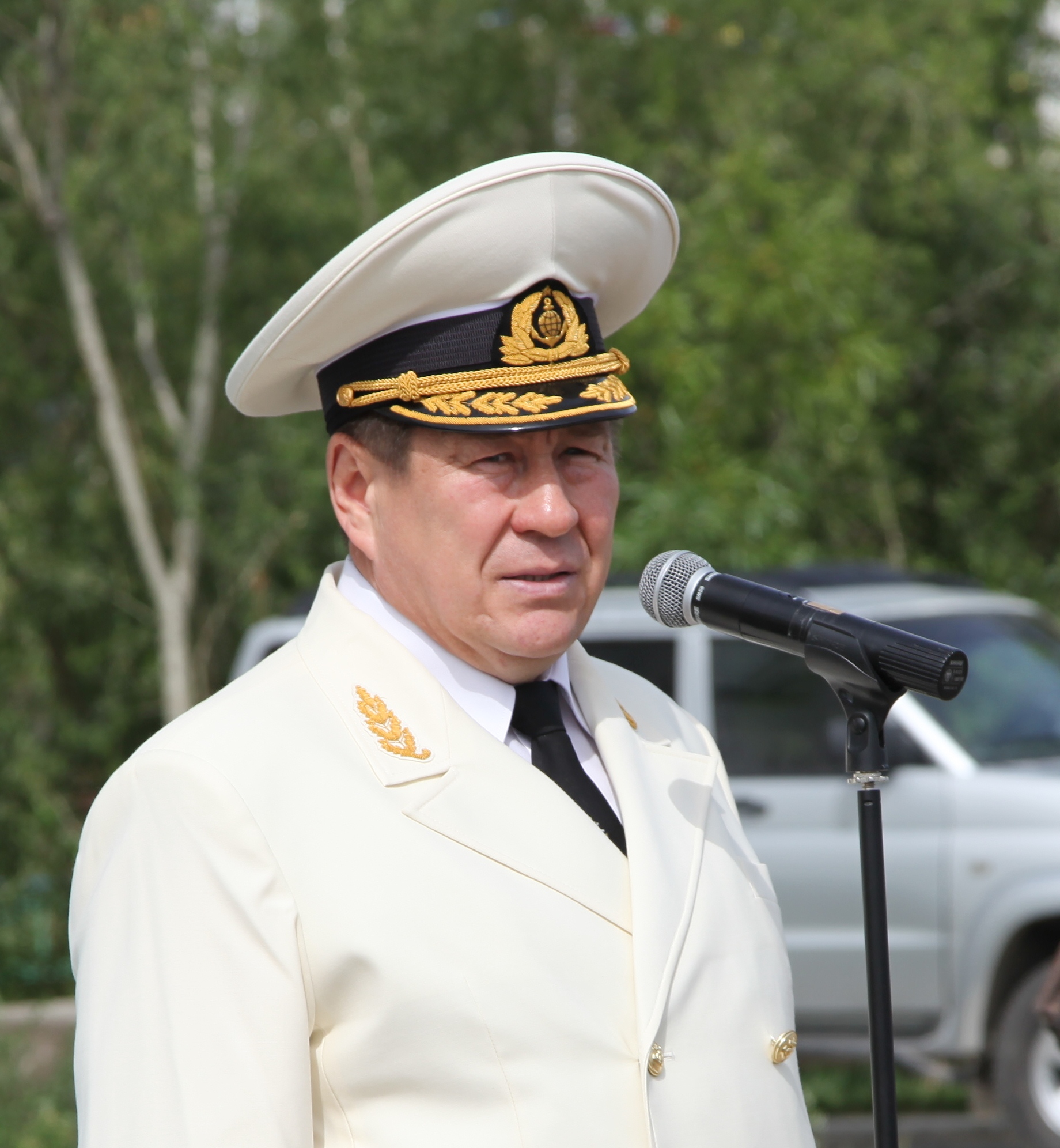 Поздравление генерального директора ОАО «ЛОРП» Сергея Ларионова с профессиональным праздником. 
