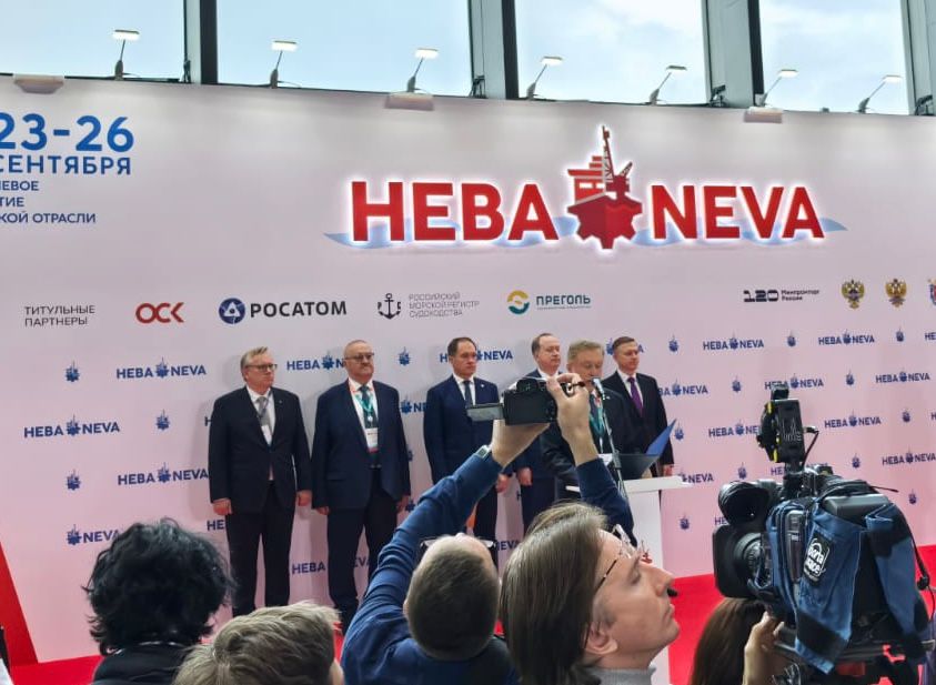 Сергей Ларионов провел ряд встреч на «Неве-2025»