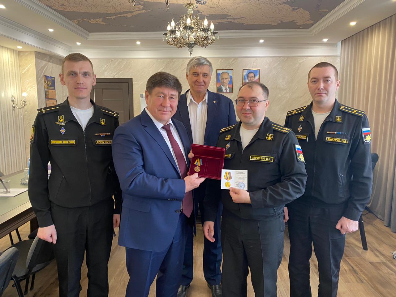 Сергей Ларионов награжден медалью «За укрепление боевого содружества»