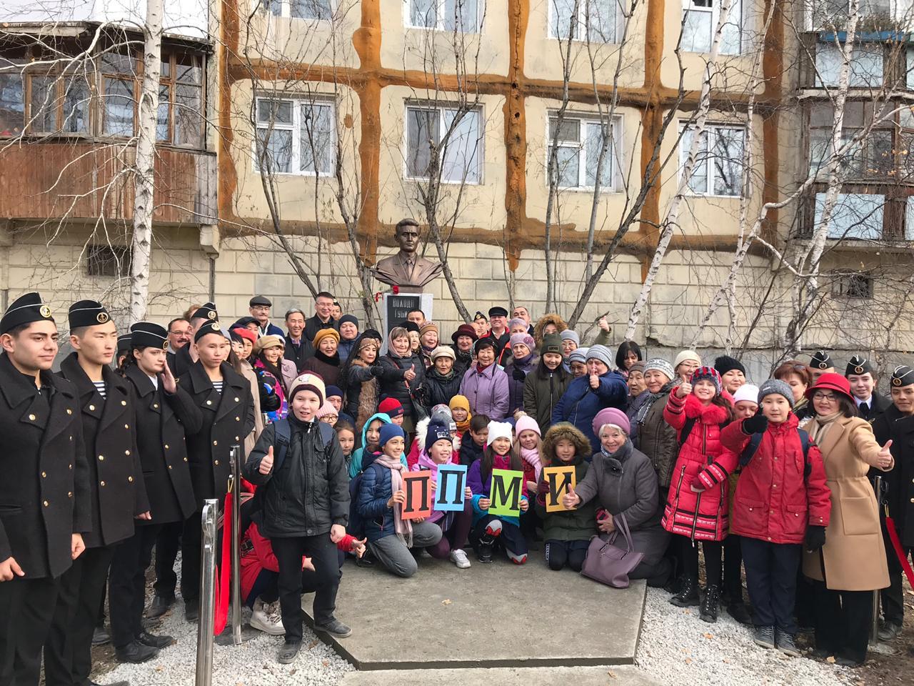 Открыт бюст Володи Губина