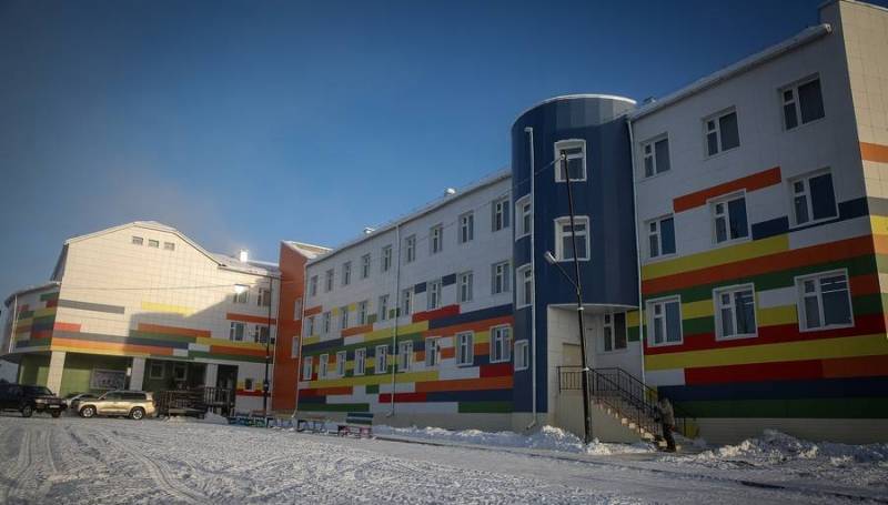 Сергей Ларионов принял участие в торжественном открытии школы  в Усть-Мае.