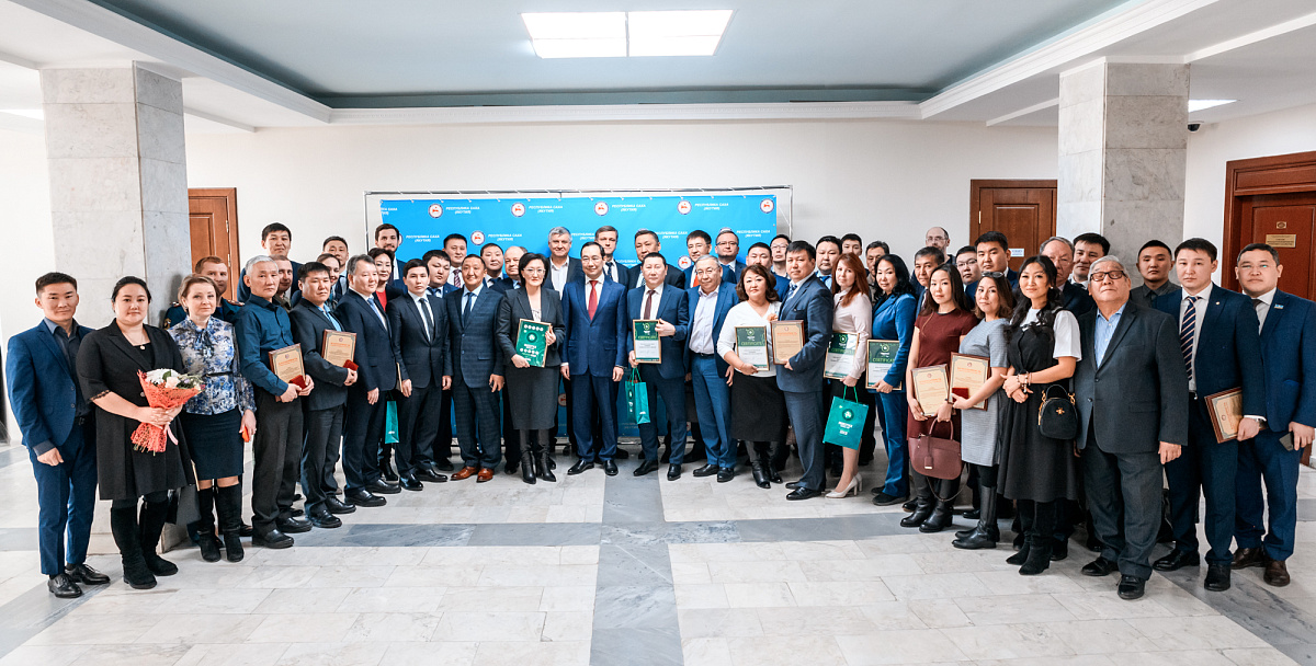 Вручена Благодарность Главы республики коллективу ПАО «ЛОРП»