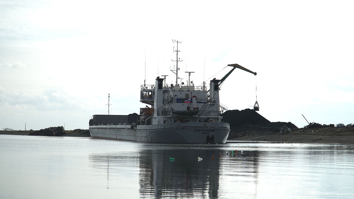 Фоторепортаж: «Капитан Пашнин» участвует в Северном завозе