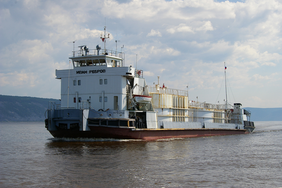 Дневник навигации: В Олёкминске началась отгрузка нефтепродуктов для ГУП ЖКХ