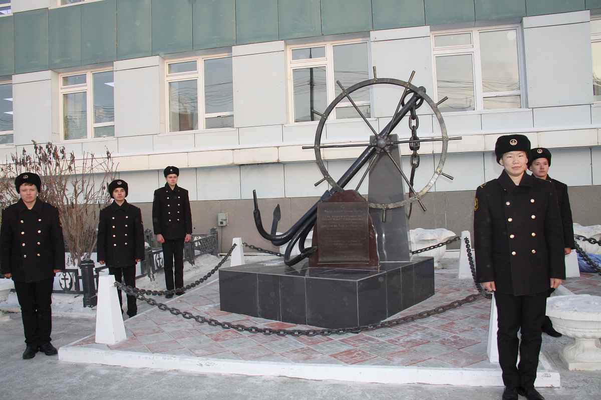 Открыт новый памятник во славу труда Ленских речников 