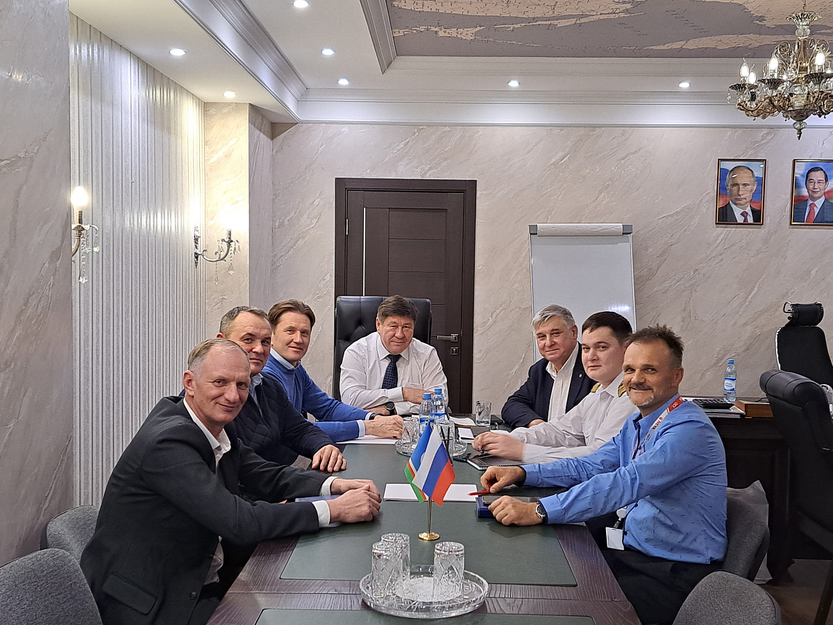 Сергей Ларионов провел встречу со специалистами российского морского регистра судоходства