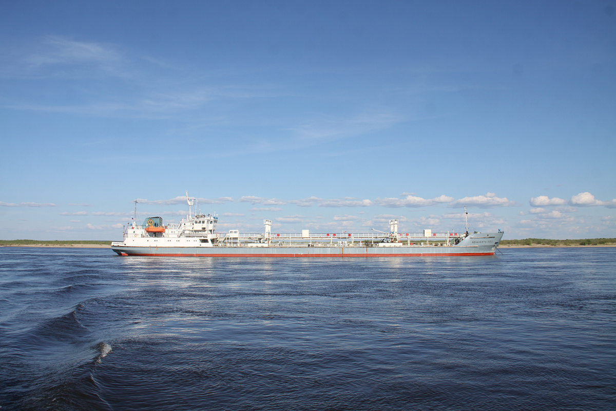 Дневник навигации: В эксплуатации находится 13 единиц флота 