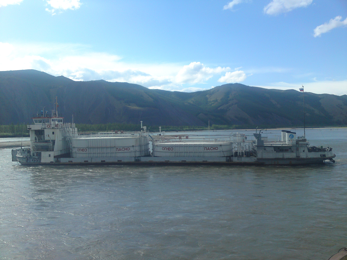 Транспортное происшествие на реке Лена