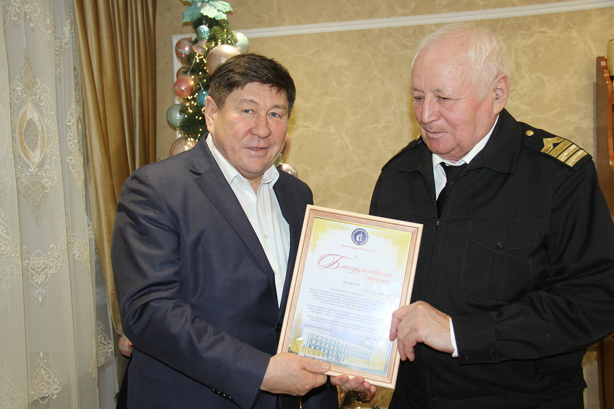 Сергей Ларионов вручил Благодарственные письма членам Общественного Совета