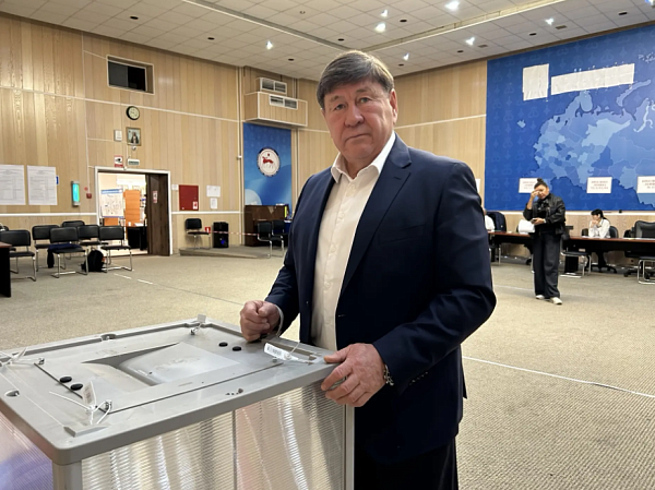 ЛОРП голосует на выборах в Госдуму