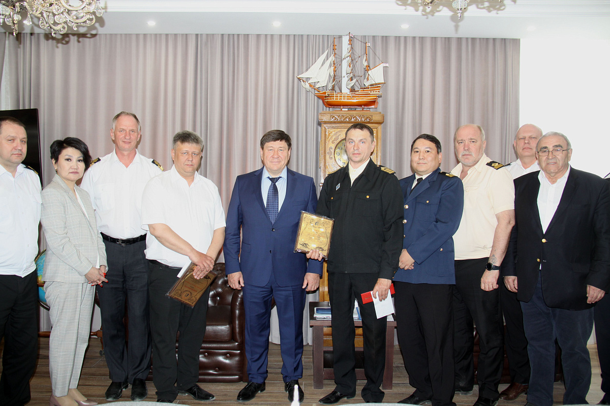 В ЛОРПе наградили спасителей тонущей девочки. 