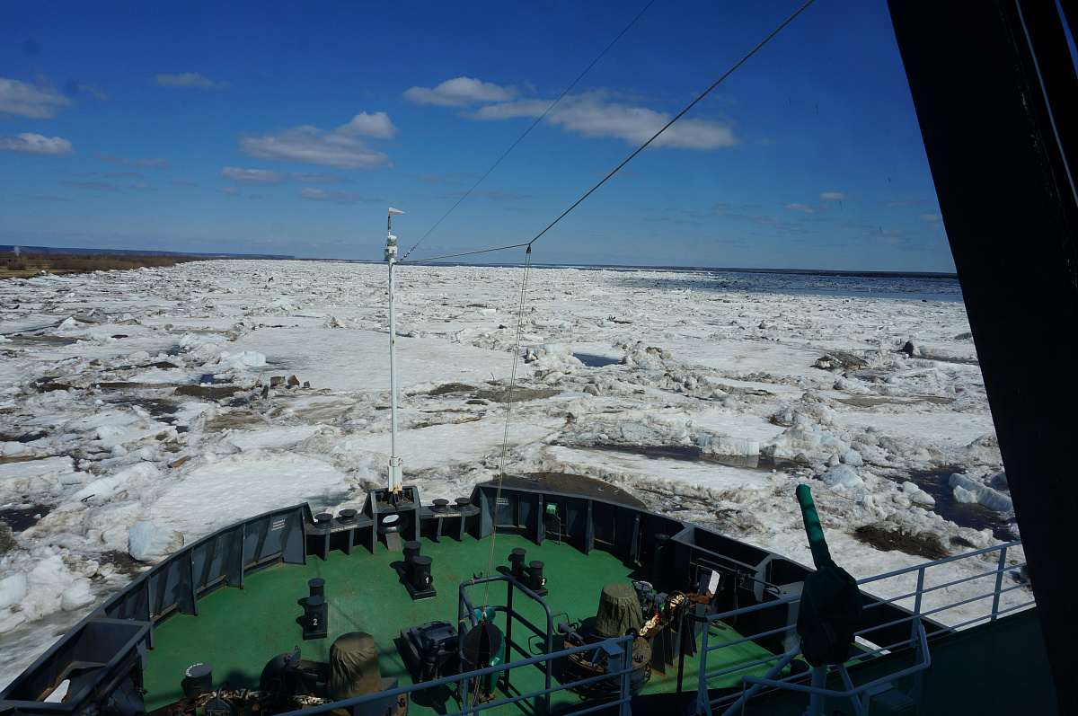 В ОАО «ЛОРП» создана комиссия по ликвидации затора на выходе из затона Жатайской базы технической эксплуатации флота